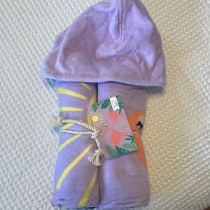 PBK Hooded Beach Wrap